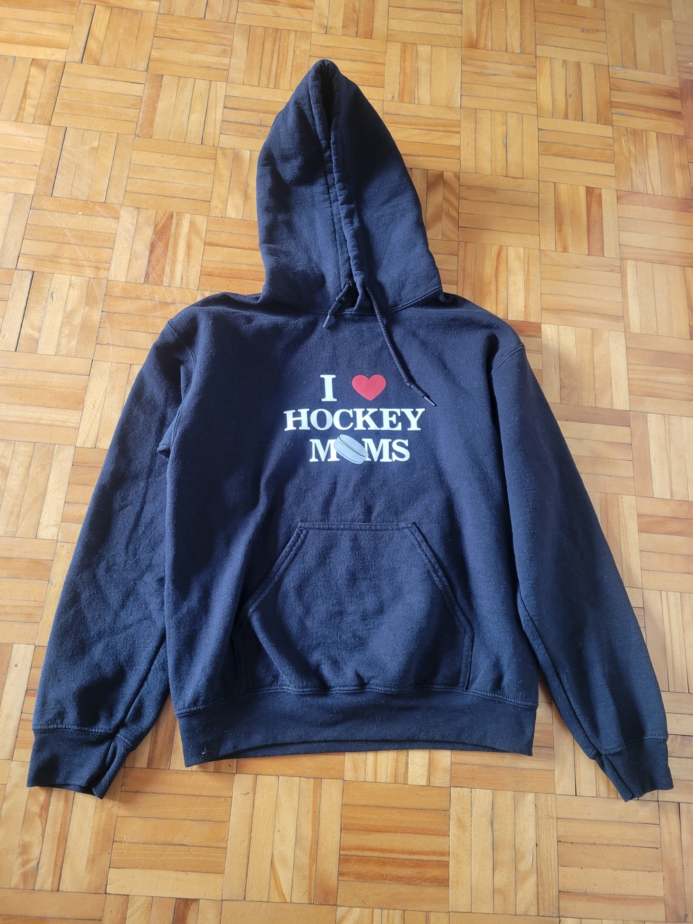 Gildan Black Hoodie with "I ♥ Hockey Moms" Graphic